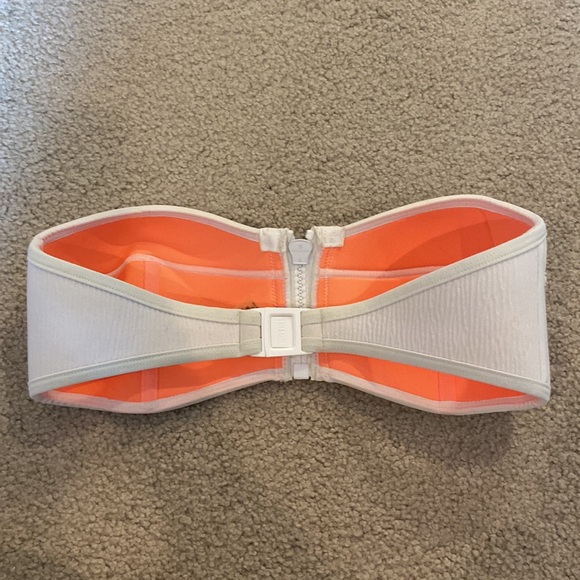 Triangl Swimsuit Top - Picture 2 of 2